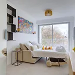 Bluestay 807 - Superb Studio